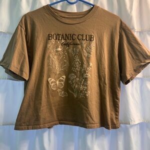 Women's Brown Graphic Tee 🦋